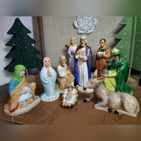 Vintage Holland Mold 1960s Swarovski Jeweled Nativity Set 9pc Handmade - Picture 6 of 15